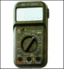 YF-3502  數(shù)字萬用表,LCD:3 1/2數(shù)位,20mm高,最大讀數(shù)1999
,極向指示:負(fù)值輸入時,自動顯示"一"符號,過載指示:左側(cè)最高位顯示"1"或"-1"

