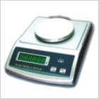 YP4002電子天平,具備多種計量單位轉(zhuǎn)換，記數(shù)功能及動物稱重功能。交直流兩用，便于攜帶和野外操作?？裳b置RS232C 輸出接口。稱量范圍:0-400g.可讀性:10mg.稱盤尺寸:ф130mm.電源:交直流電兩用
