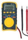 數(shù)字萬用表 DT-111 具備8大功能，包括直流電壓，交流電壓，電阻，電容，頻率，占空比，短路測(cè)試和二極管測(cè)試，以及數(shù)據(jù)保持等相關(guān)功能;4000位數(shù)字液晶顯示屏;操作簡(jiǎn)單，數(shù)據(jù)保持和最大值保持功能.