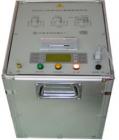 SB2204/3A型自動(dòng)油介質(zhì)損耗測(cè)試儀是一種新穎的測(cè)量介質(zhì)損耗角正切(tgδ)和電容值(Cx)的自動(dòng)化儀器?？梢栽诠ゎl高電壓下，現(xiàn)場(chǎng)測(cè)量各種絕緣材料、絕緣套管、電力電纜、電容器、互感器、變壓器等高壓設(shè)備的介質(zhì)損耗角正切(tgδ)和電容值(Cx)。  