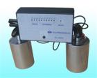 斯萊德Dr.Schneider pc SL-030A重錘式表面電阻測試儀是通過測量防靜電產品的電阻，從而檢測防靜電產品的防靜電能力，SL-030A重錘式表面電阻測試儀遵循ASTM標準D-257測試方法，測試時只需把兩個重錘放置在需要測量的物體表面及按下紅色的按鍵，儀器上的十個103Ω-1012ΩLED燈將其中一個測試數(shù)值亮起，亮起的LED燈即為所測物的表面電阻值。
